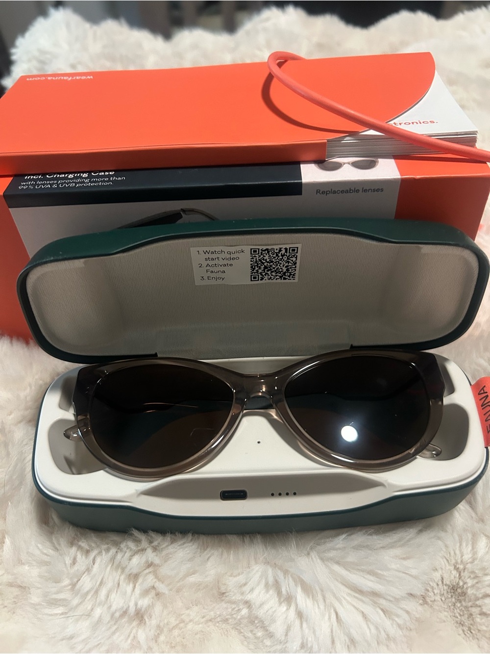 Fauna Fabula Crystal Brown Bluetooth Audio Sunglasses! New!